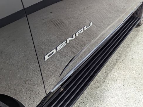 Used 2023 GMC Yukon Denali Ultimate image 10