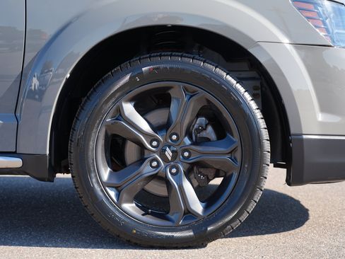 Used 2019 Dodge Journey Crossroad w/ Nav & Sun Group AWD/4WD image 11