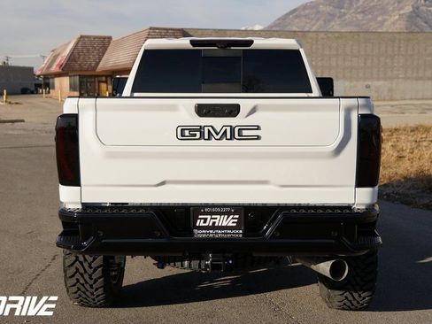 Used 2026 GMC Sierra 2500 AT4X image 9