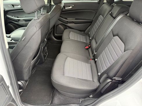 Certified 2022 Ford Edge SE w/ Black Appearance Package AWD/4WD image 11