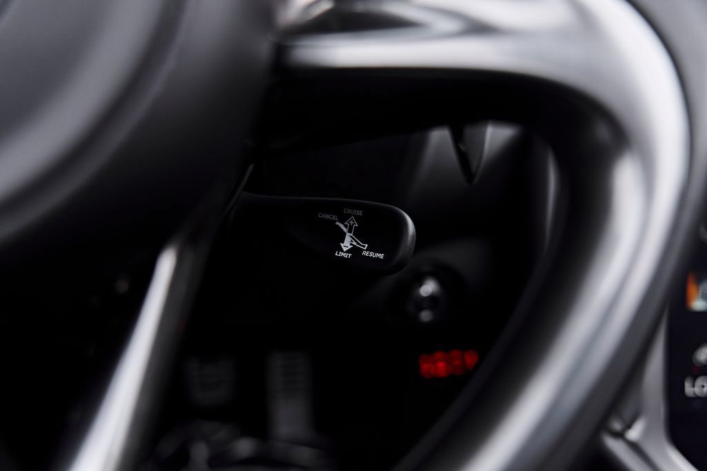 Used 2025 McLaren 750S Spider RWD image 62