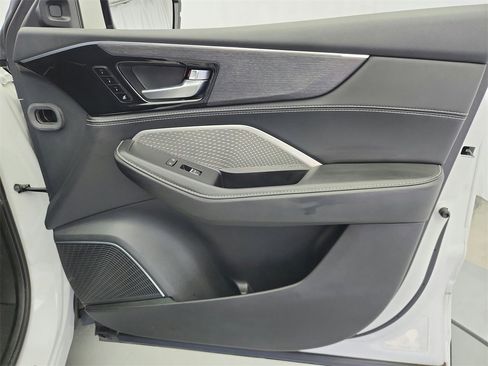 Used 2024 Acura MDX SH-AWD w/ Advance Package image 28