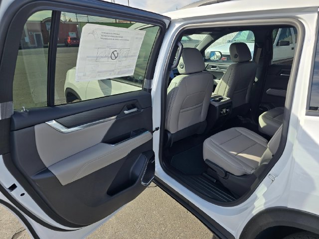 New 2027 GMC Acadia Elevation w/ Elevation Premium Package AWD/4WD image 16