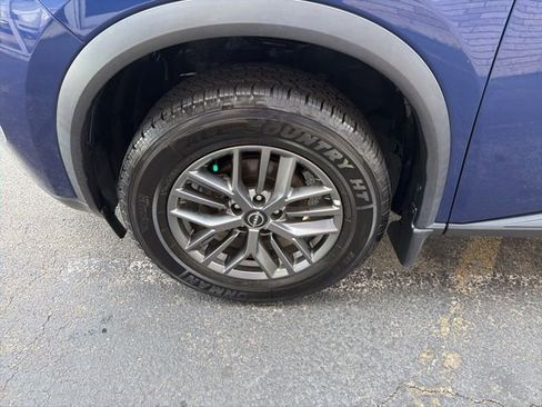 Used 2023 Nissan Rogue S image 13