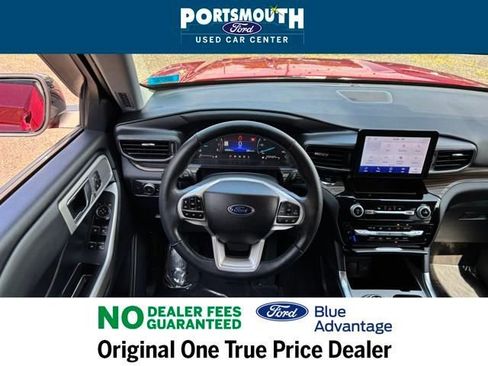 Used 2022 Ford Explorer Limited w/ Equipment Group 301A image 8