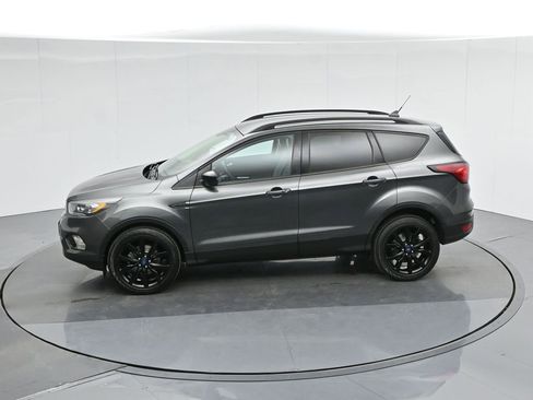 Used 2019 Ford Escape SE image 44