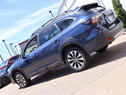 Used 2025 Subaru Outback Limited AWD/4WD image 4