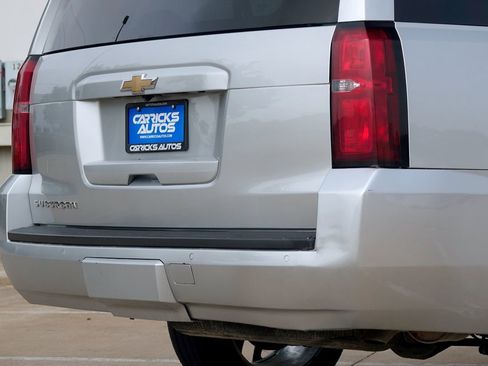 Used 2020 Chevrolet Suburban LT RWD image 34