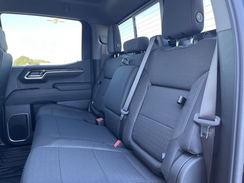 New 2026 GMC Sierra 1500 Elevation image 11