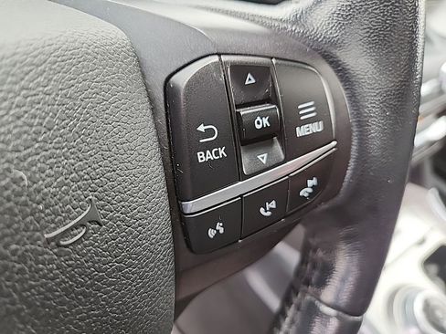 Used 2020 Ford Explorer XLT w/ Equipment Group 202A AWD/4WD image 11