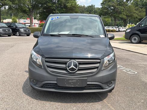 Used 2023 Mercedes-Benz Metris Passenger image 3