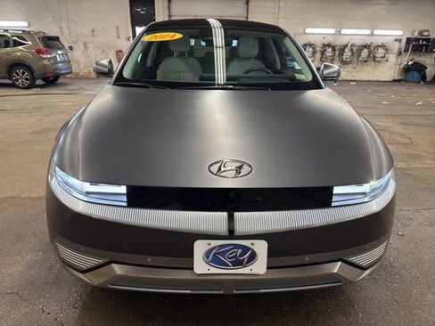 Used 2024 Hyundai Ioniq 5 Limited image 2