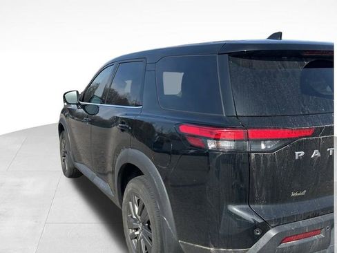 Used 2023 Nissan Pathfinder S image 6