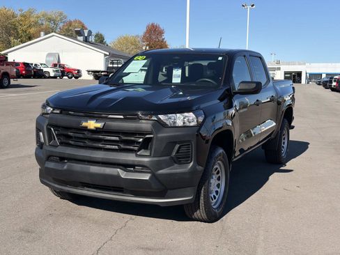 Certified 2024 Chevrolet Colorado W/T image 15