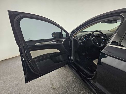Used 2020 Ford Fusion SE w/ Equipment Group 151A FWD image 27