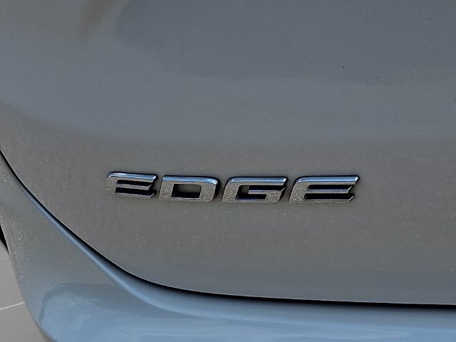 Used 2019 Ford Edge SEL w/ Equipment Group 201A AWD/4WD image 37