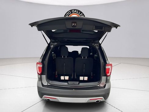 Used 2016 Ford Explorer XLT image 21