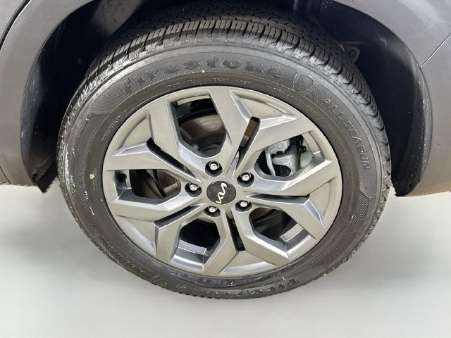 Used 2024 Kia Seltos S AWD/4WD image 36