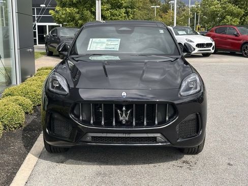 New 2025 Maserati Grecale GT image 2