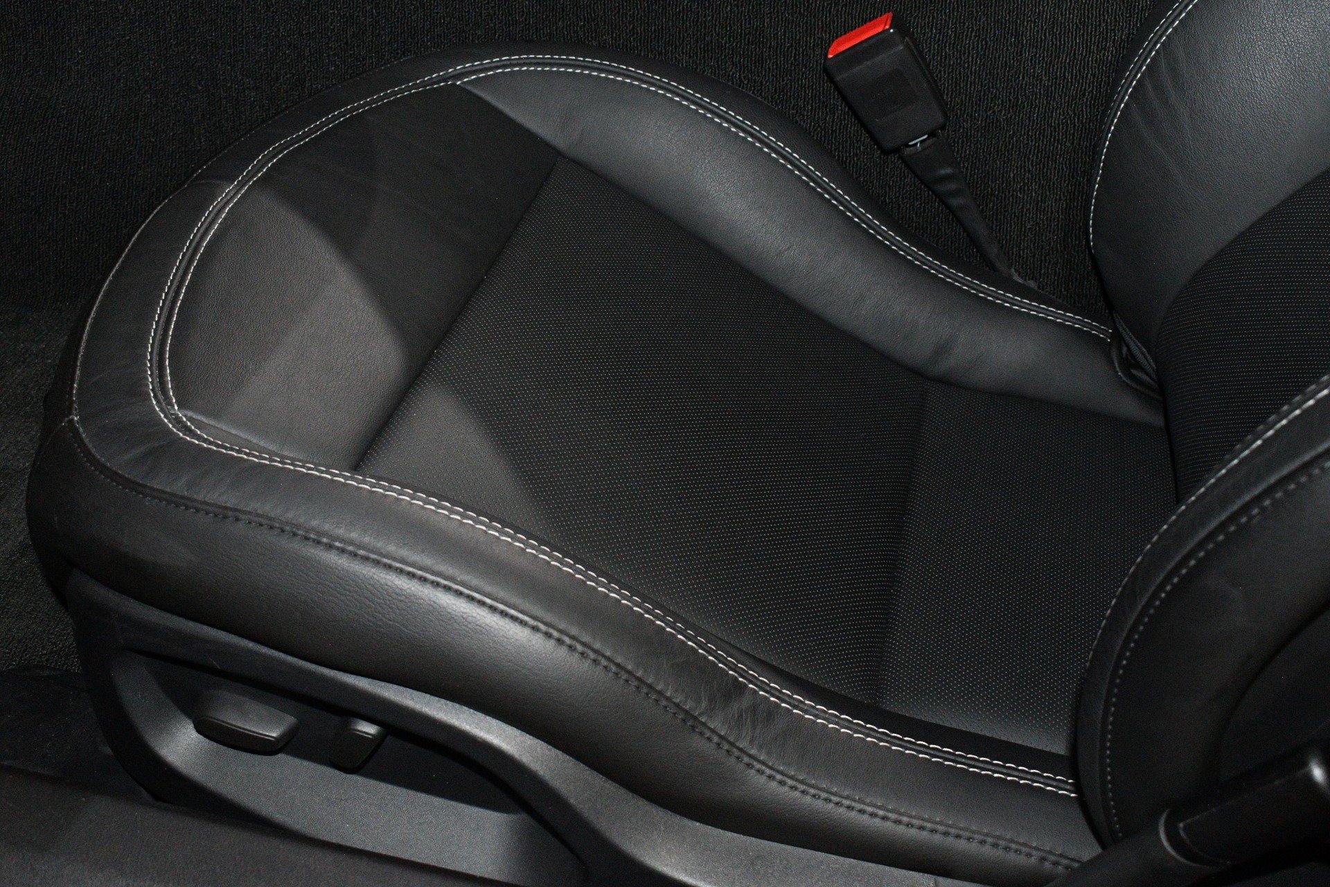 Used 2016 Chevrolet Corvette Stingray Coupe RWD image 13