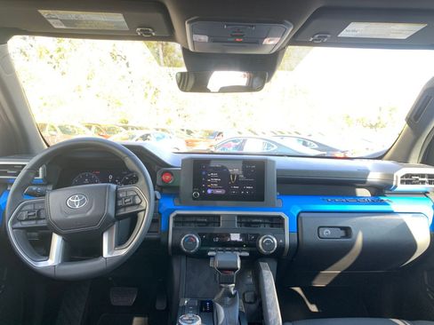 Used 2025 Toyota Tacoma TRD Off-Road image 32