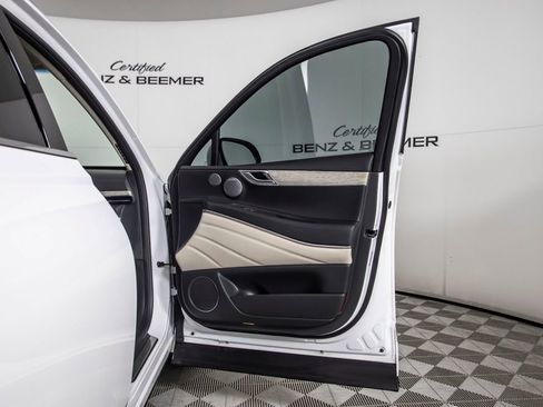 Used 2025 Genesis GV80 2.5T Prestige image 16