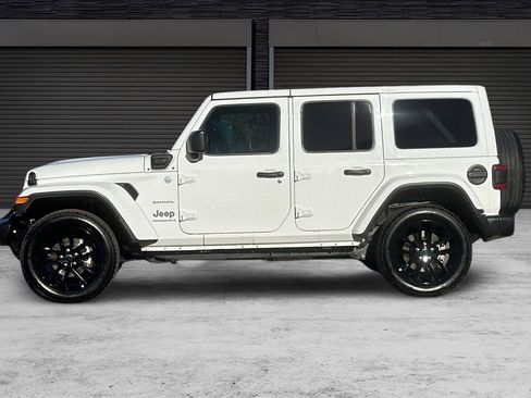 Used 2024 Jeep Wrangler Unlimited Sahara AWD/4WD image 7