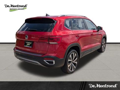 Used 2022 Volkswagen Taos SE w/ Panoramic Sunroof Package image 5