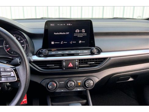 Used 2024 Kia Forte LXS w/ LXS Technology Package image 6