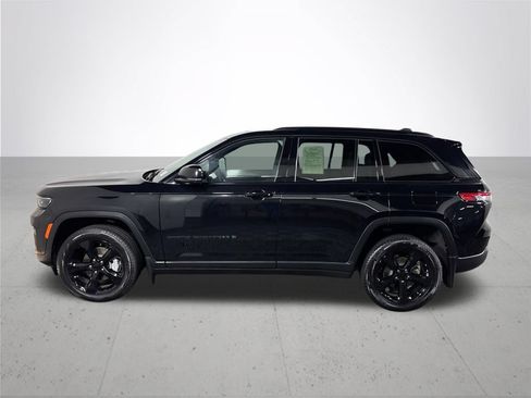 Certified 2025 Jeep Grand Cherokee Limited w/ Black Appearance Package AWD/4WD image 10