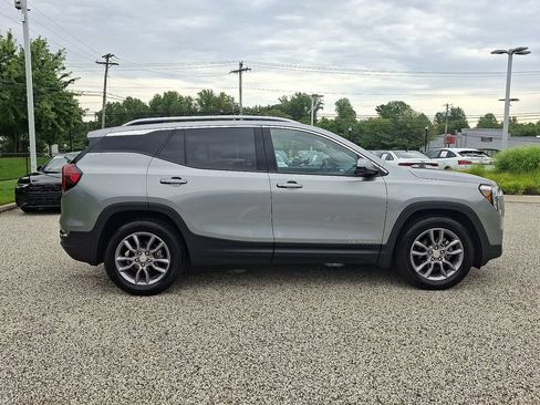 Used 2023 GMC Terrain SLT FWD image 7