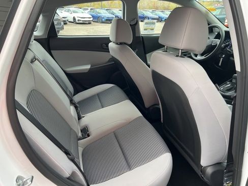Used 2023 Hyundai Kona SE image 22