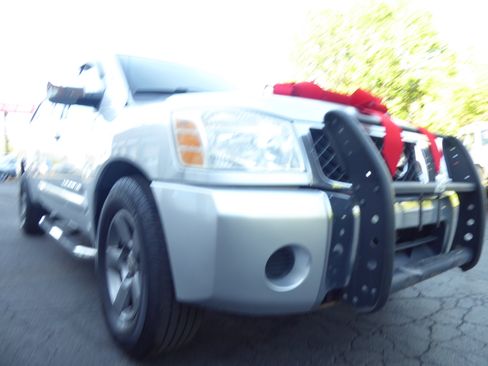 Used 2005 Nissan Titan SE RWD image 13