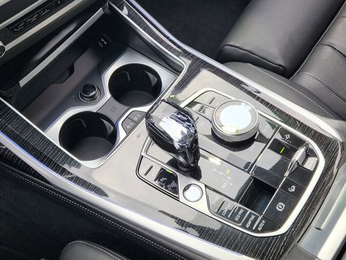 Used 2022 BMW X7 M50i w/ Executive Package image 23