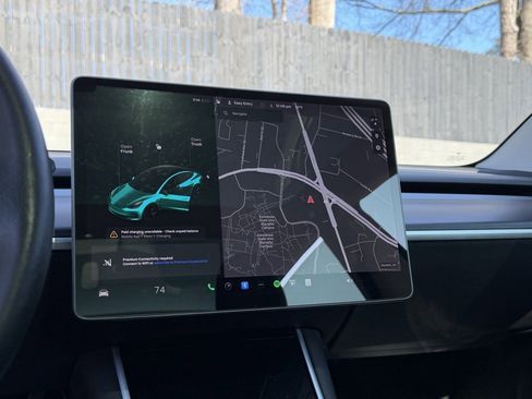 Used 2020 Tesla Model 3 Standard Range Plus image 17