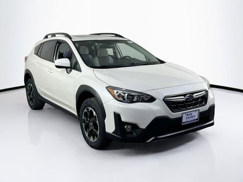 Used 2023 Subaru Crosstrek 2.0i Premium image 3