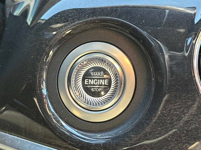 Used 2020 Mercedes-Benz S 560 4MATIC Sedan image 26