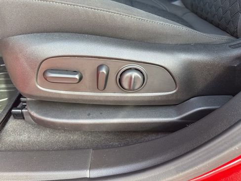 Used 2020 Chevrolet Blazer LT image 9