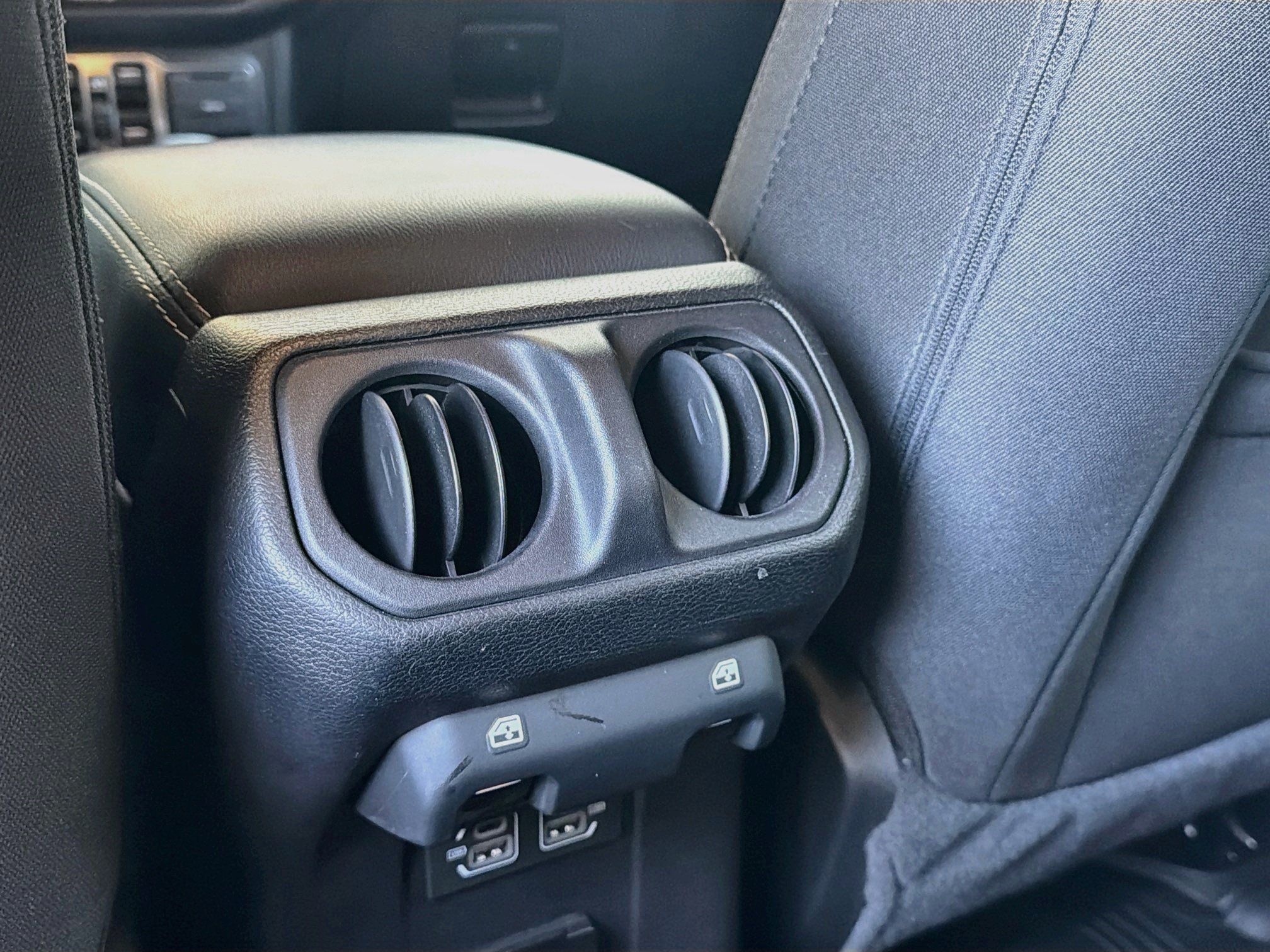 Used 2021 Jeep Wrangler Unlimited Sahara AWD/4WD image 22