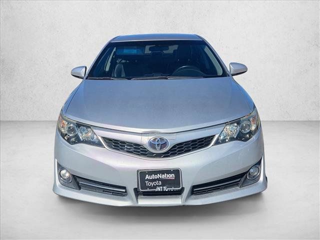 Used 2013 Toyota Camry SE FWD image 2