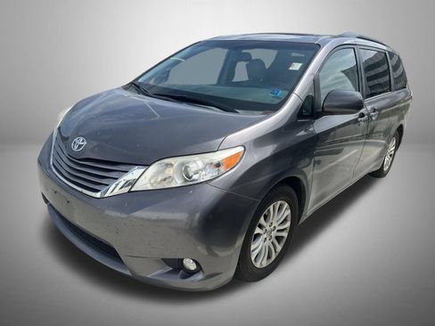 Used 2015 Toyota Sienna XLE w/ XLE Navigation Package FWD image 1