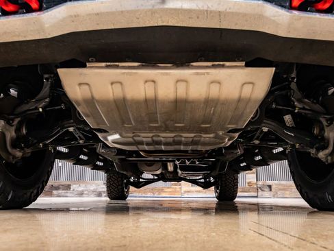 Used 2025 Chevrolet Suburban Z71 w/ Comfort Package image 15