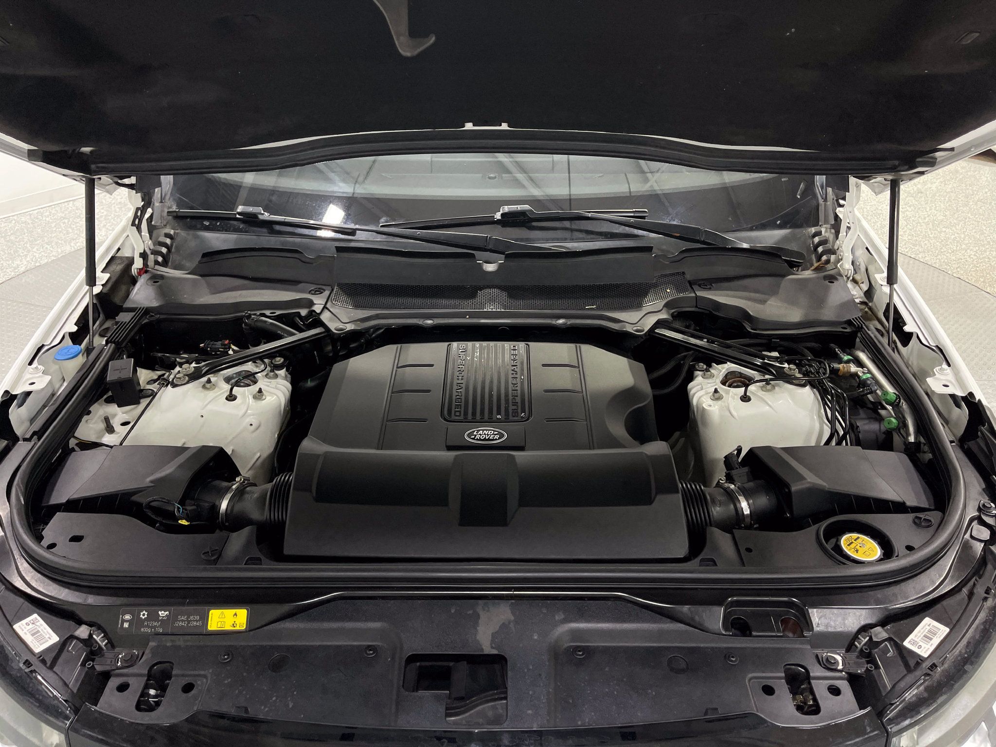 Used 2018 Land Rover Discovery HSE AWD/4WD image 26