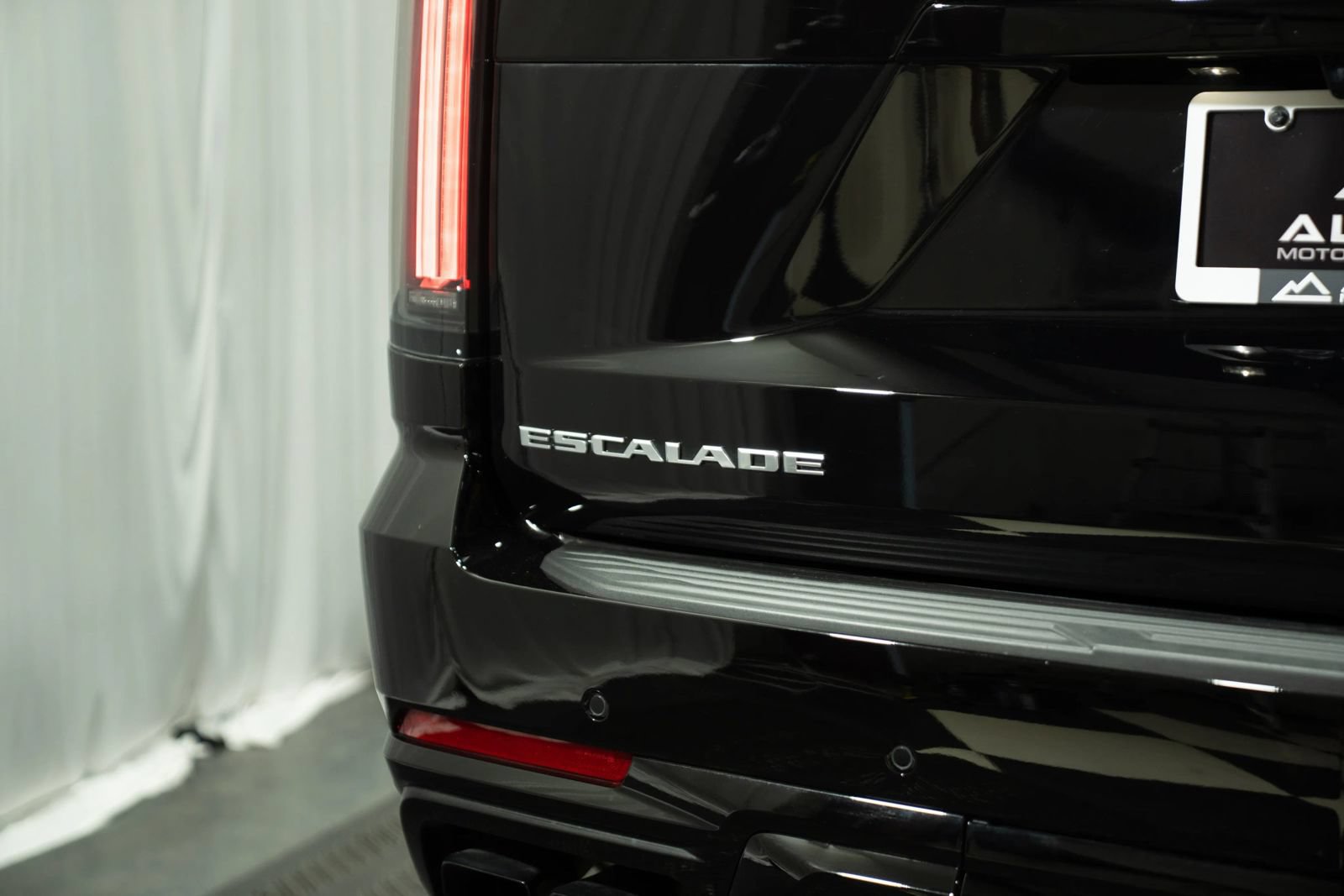Used 2026 Cadillac Escalade V AWD/4WD image 8