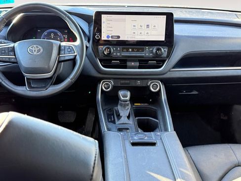 Certified 2024 Toyota Grand Highlander XLE image 14