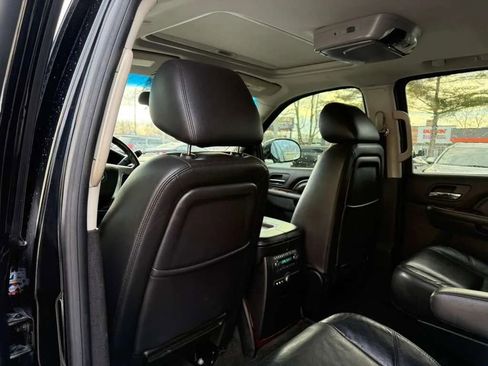 Used 2012 Cadillac Escalade Luxury image 13