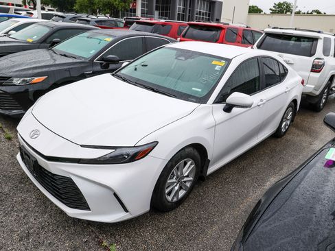 Certified 2025 Toyota Camry LE w/ Convenience Package FWD image 3