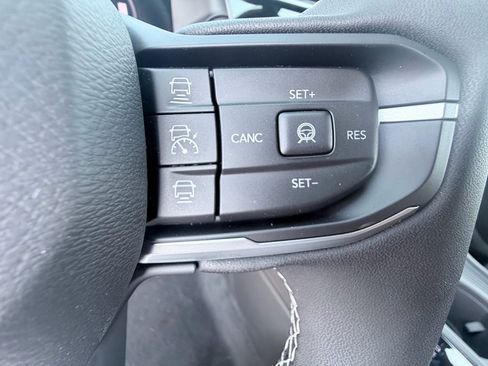New 2026 Jeep Cherokee Overland w/ Trailer Tow Group AWD/4WD image 16