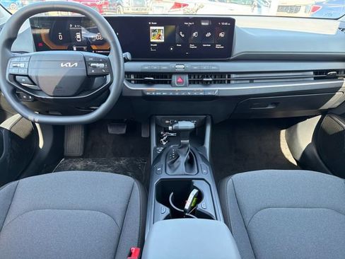 New 2026 Kia K4 FWD image 9