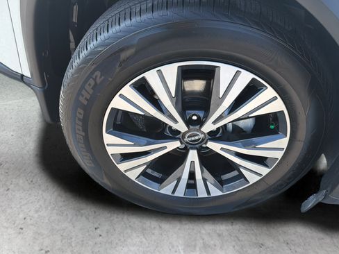 Certified 2022 Nissan Rogue SV w/ SV Premium Package AWD/4WD image 58